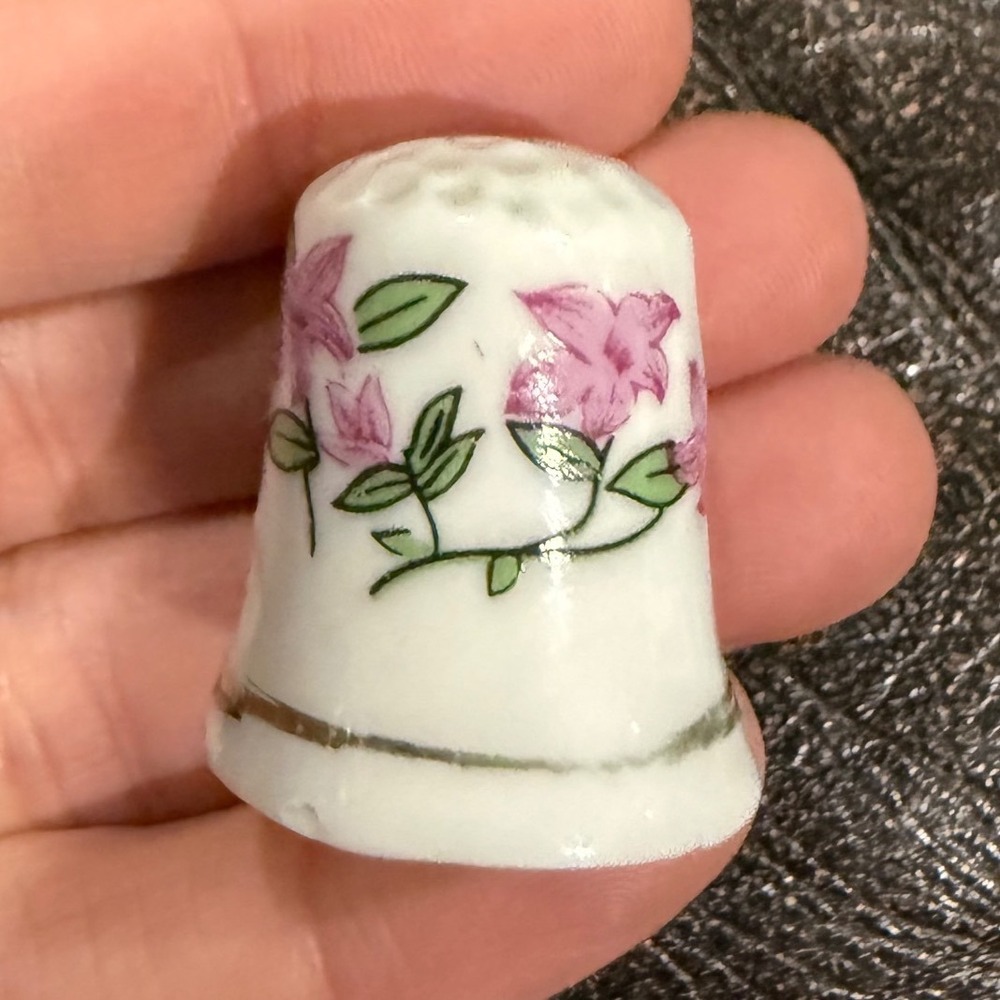 Vintage Porcelain Sewing Thimble Pink Purple Floral Flowers Gold Trim
